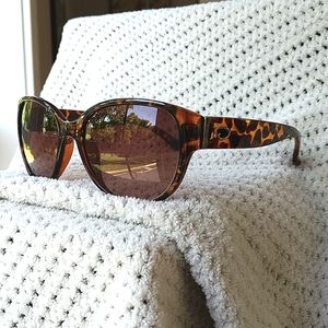 Oscar De La Renta Sunglasses